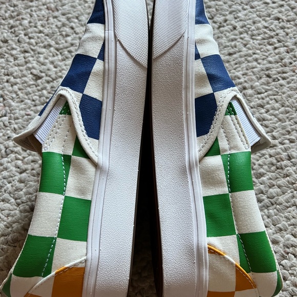 VANS SLIP ONS COLOR BLOCK ALMOST NEW CONDITION MENS 7.5, WOMENS 9 - Picture 7 of 7